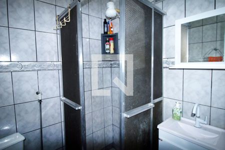 Banheiro de apartamento para alugar com 1 quarto, 50m² em Olaria, Rio de Janeiro