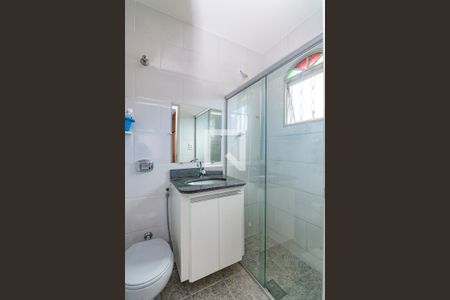 Banheiro da Suíte de casa para alugar com 3 quartos, 84m² em Salgado Filho, Belo Horizonte