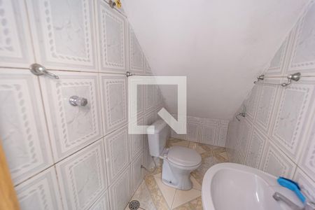 Banheiro de casa para alugar com 1 quarto, 40m² em Jardim Verônia, São Paulo