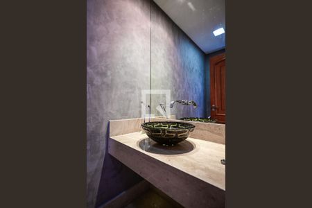 Lavabo de casa de condomínio para alugar com 7 quartos, 375m² em Parque Munhoz, São Paulo