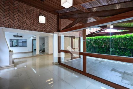 Sala de casa de condomínio para alugar com 7 quartos, 375m² em Parque Munhoz, São Paulo