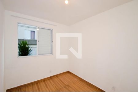 Quarto 2 de apartamento para alugar com 2 quartos, 40m² em Jardim Nova Cidade, Guarulhos
