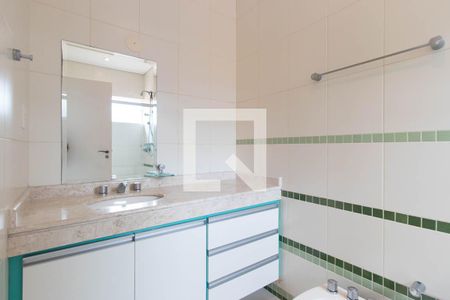 Banheiro da Suíte 1 de casa para alugar com 3 quartos, 230m² em Horto Florestal, São Paulo