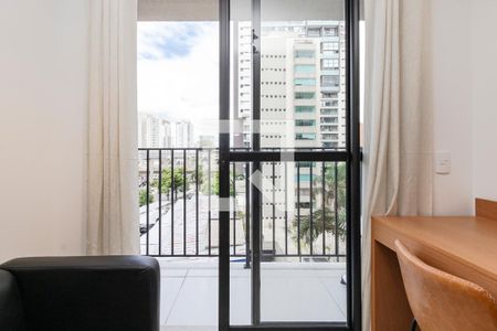 Sala/ Cozinha de apartamento para alugar com 1 quarto, 29m² em Campo Belo, São Paulo