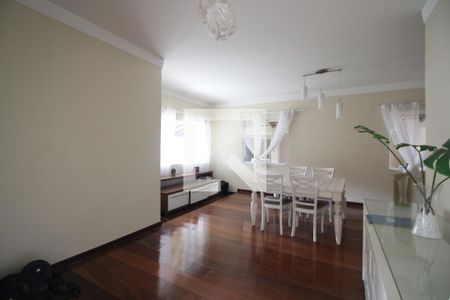 Sala de casa de condomínio à venda com 6 quartos, 600m² em Jacarepaguá, Rio de Janeiro