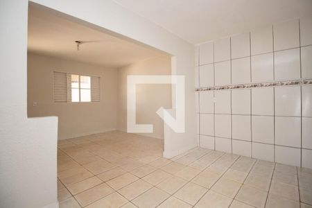 Sala  de casa para alugar com 3 quartos, 100m² em Qng 2, Brasília