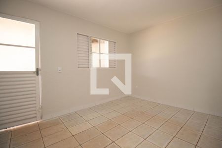 Sala  de casa para alugar com 3 quartos, 100m² em Qng 2, Brasília