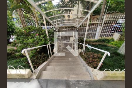 Entrada  de apartamento para alugar com 2 quartos, 66m² em Jardim da Saúde, São Paulo