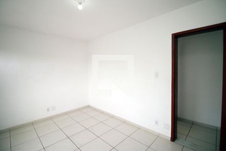 Quarto 1 de casa para alugar com 2 quartos, 50m² em Cordovil, Rio de Janeiro