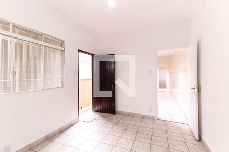 Sala de casa para alugar com 2 quartos, 131m² em Parque Sevilha, São Paulo