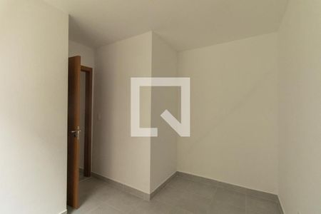 Quarto 2 de apartamento para alugar com 2 quartos, 47m² em Cidade Industrial de Curitiba, Curitiba