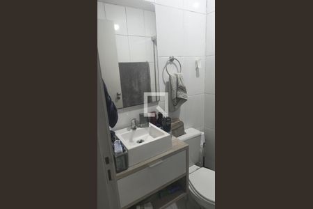 Banheiro de apartamento para alugar com 2 quartos, 50m² em Santos Dumont, São Leopoldo