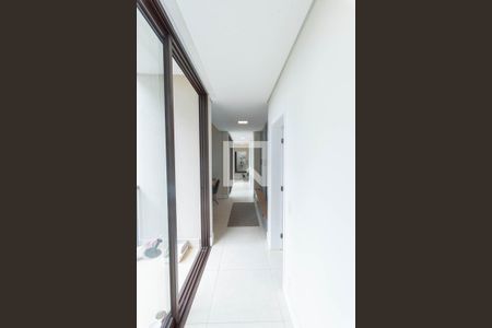 Corredor de casa de condomínio para alugar com 3 quartos, 318m² em Jardim Nova Europa, Campinas