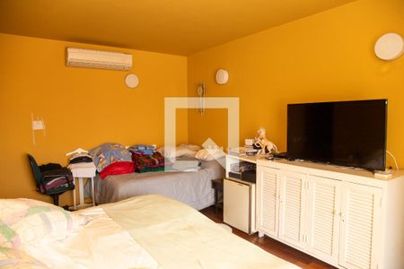 Quarto Suíte de casa à venda com 3 quartos, 415m² em Vila Cordeiro, São Paulo