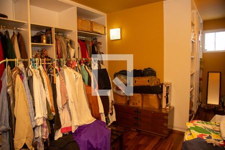 Closet da suíte 1 de casa à venda com 3 quartos, 415m² em Vila Cordeiro, São Paulo