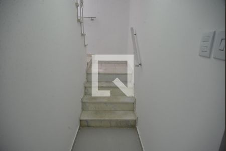 Escada de casa à venda com 3 quartos, 168m² em Jardim Bela Vista, Santo André