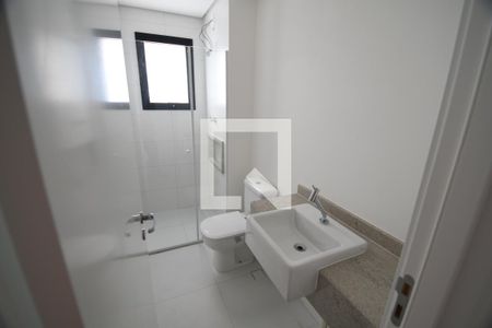 Banheiro de kitnet/studio à venda com 1 quarto, 45m² em Centro, Campinas