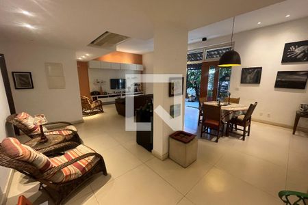 Sala de casa à venda com 3 quartos, 288m² em Jardim Guanabara, Rio de Janeiro