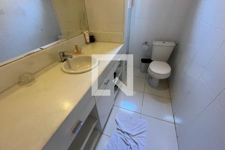 Banheiro 1 de casa à venda com 3 quartos, 288m² em Jardim Guanabara, Rio de Janeiro