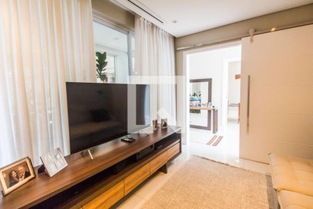 Sala  de casa de condomínio à venda com 4 quartos, 730m² em Tamboré, Santana de Parnaíba