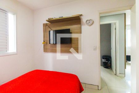 Quarto 1 de apartamento à venda com 2 quartos, 47m² em Vila Carmosina, São Paulo