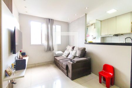 Sala de apartamento à venda com 2 quartos, 47m² em Vila Carmosina, São Paulo