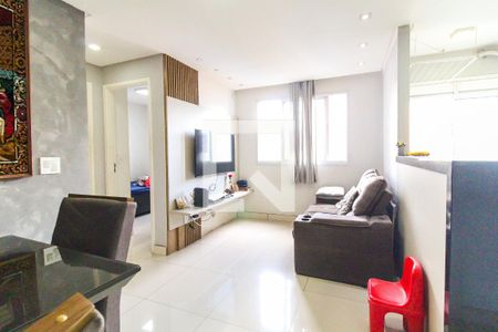 Sala de apartamento à venda com 2 quartos, 47m² em Vila Carmosina, São Paulo