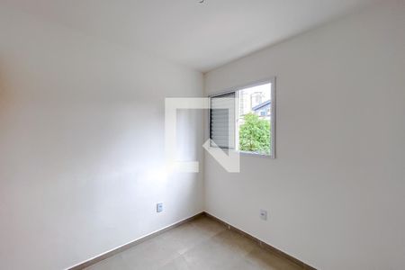 Quarto 1 de apartamento para alugar com 2 quartos, 44m² em Vila Bertioga, São Paulo