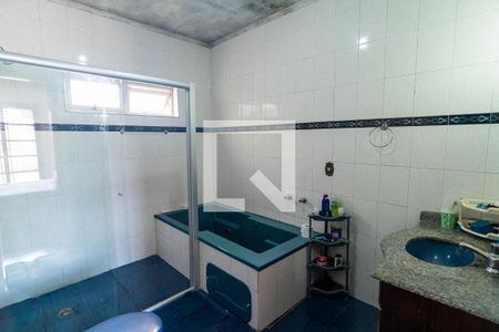Banheiro da Suíte 1 de casa à venda com 3 quartos, 202m² em Cidade Domitila, São Paulo