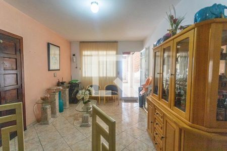 Sala  de casa à venda com 3 quartos, 186m² em Vila Guacuri, Diadema