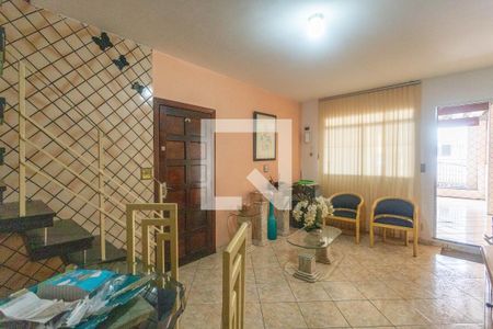 Sala  de casa à venda com 3 quartos, 186m² em Vila Guacuri, Diadema