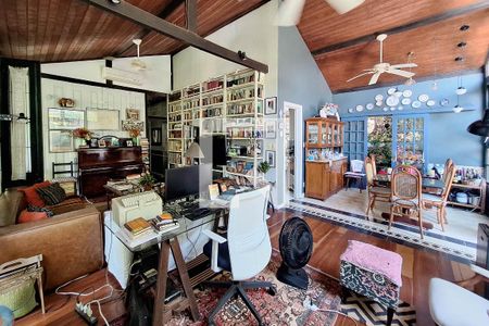 Sala de casa à venda com 3 quartos, 220m² em Itaipu, Niterói