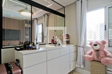 Closet da suíte de apartamento à venda com 2 quartos, 79m² em Santa Teresinha, São Paulo