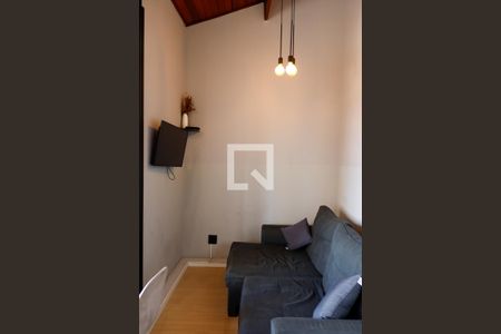 sala de casa para alugar com 2 quartos, 40m² em Km 18, Osasco