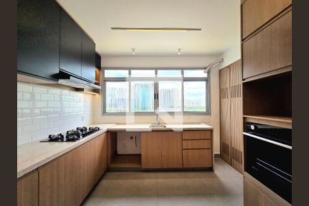 Cozinha de apartamento à venda com 2 quartos, 95m² em Itaim Bibi, São Paulo