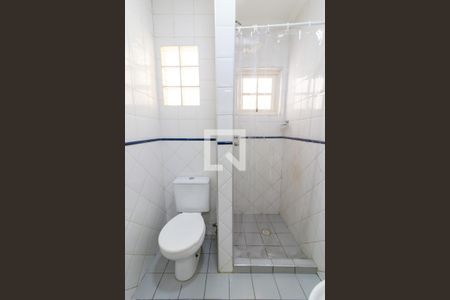 Banheiro de kitnet/studio para alugar com 1 quarto, 30m² em Jardim Santa Genebra Ii (barao Geraldo), Campinas