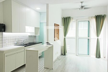 Sala de apartamento para alugar com 2 quartos, 69m² em Gonzaga, Santos