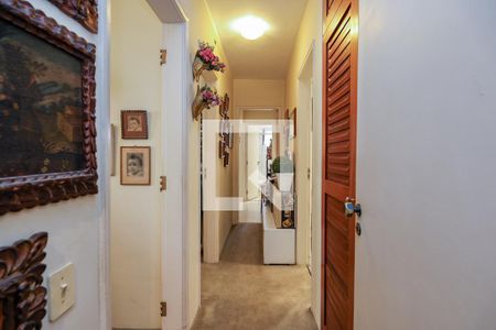 Corredor de apartamento à venda com 3 quartos, 90m² em Vila Suzana, São Paulo