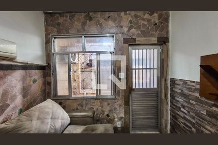 Sala de casa para alugar com 2 quartos, 90m² em Olaria, Rio de Janeiro