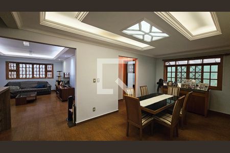 Casa à venda com 4 quartos, 230m² em Vila Loyola, Jundiaí