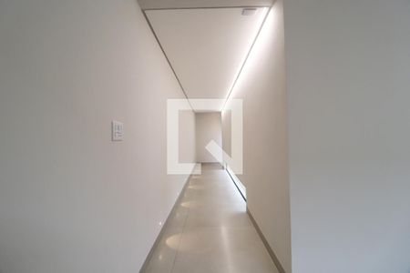 Corredor de casa de condomínio para alugar com 3 quartos, 200m² em Lagoinha, Uberlândia