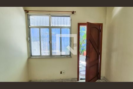 Sala de casa para alugar com 2 quartos, 70m² em Ramos, Rio de Janeiro