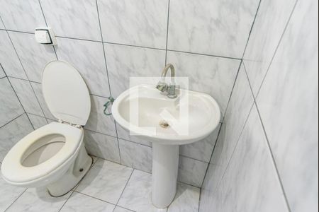 Banheiro  de casa à venda com 3 quartos, 122m² em Jardim Marek, Santo André