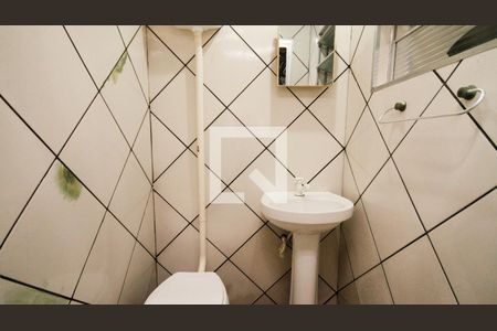 Banheiro Social de casa para alugar com 2 quartos, 166m² em Maracanã, Praia Grande