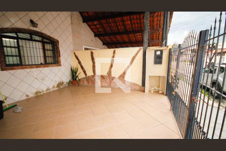 Garagem de casa para alugar com 2 quartos, 166m² em Maracanã, Praia Grande