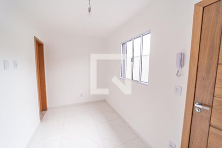 Sala/Cozinha e Área de Serviço de apartamento para alugar com 1 quarto, 27m² em Penha de França, São Paulo