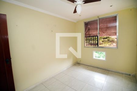 Quarto 1 de apartamento para alugar com 2 quartos, 55m² em Cordovil, Rio de Janeiro