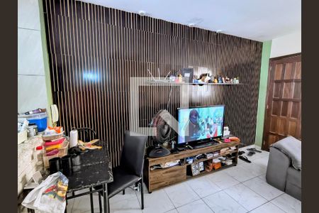 Casa à venda com 2 quartos, 71m² em Olaria, Rio de Janeiro