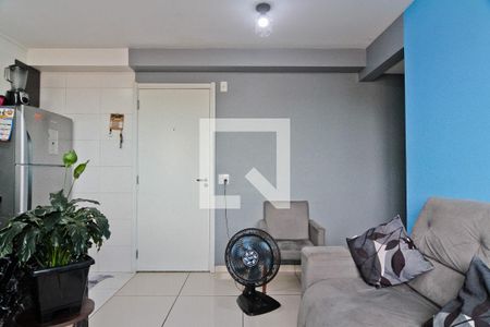 Sala de apartamento para alugar com 2 quartos, 41m² em Vila Zat, São Paulo