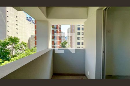 Varanda de kitnet/studio para alugar com 1 quarto, 28m² em Pinheiros, São Paulo